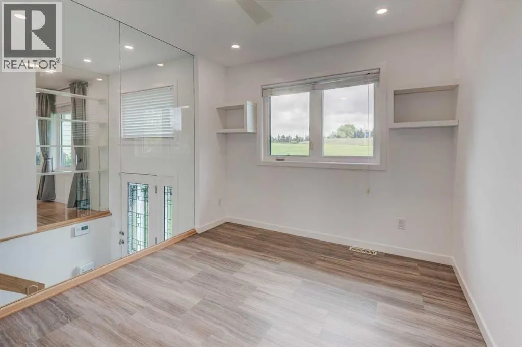 112 Selkirk Drive SW