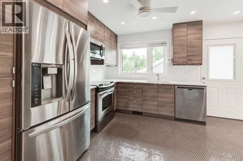 112 Selkirk Drive SW