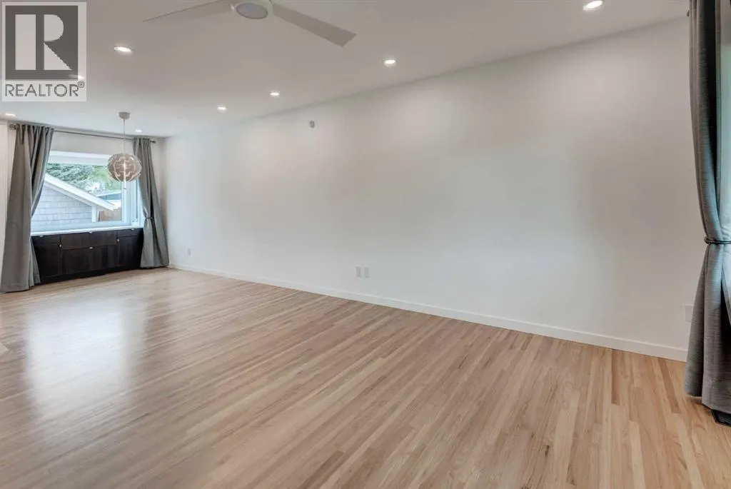 112 Selkirk Drive SW