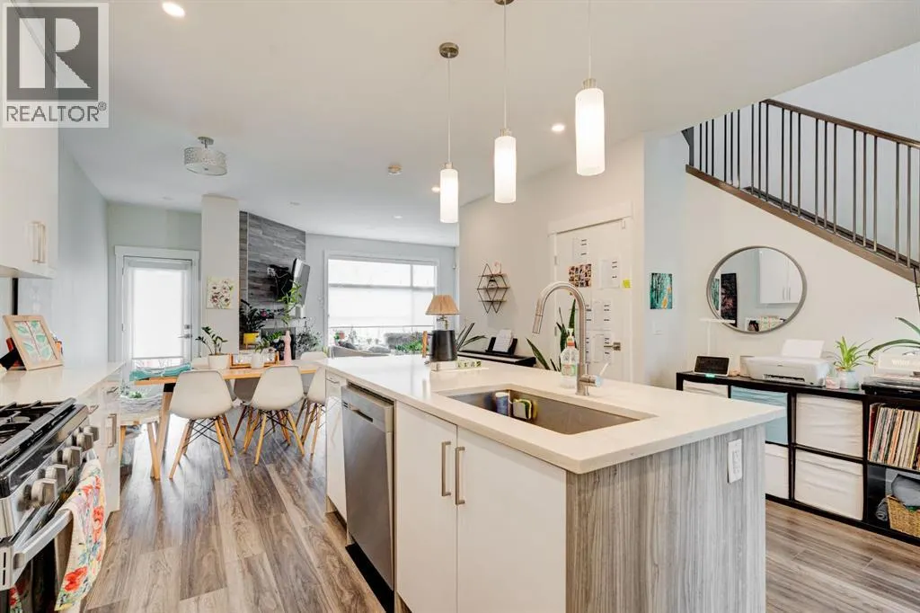 2020, 40 Street Street