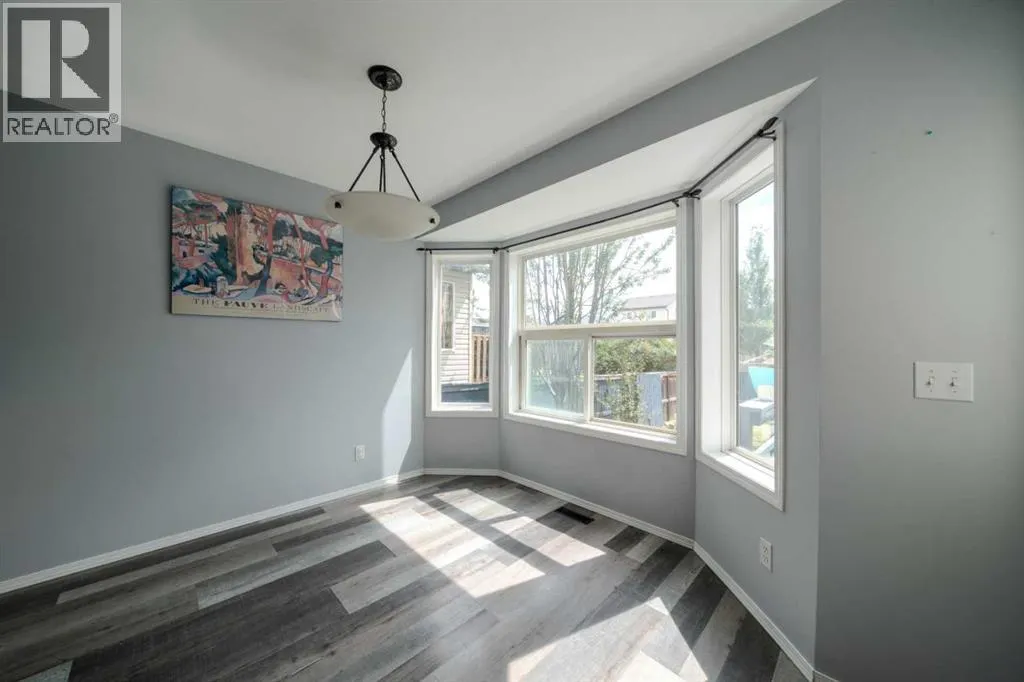 61 Everstone Avenue SW