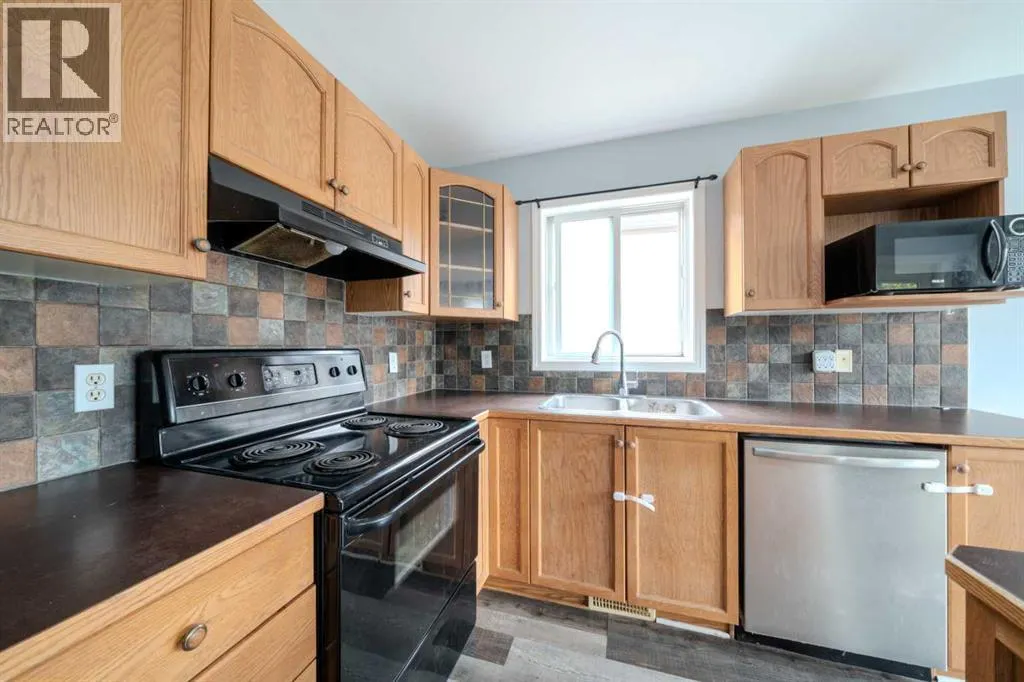 61 Everstone Avenue SW