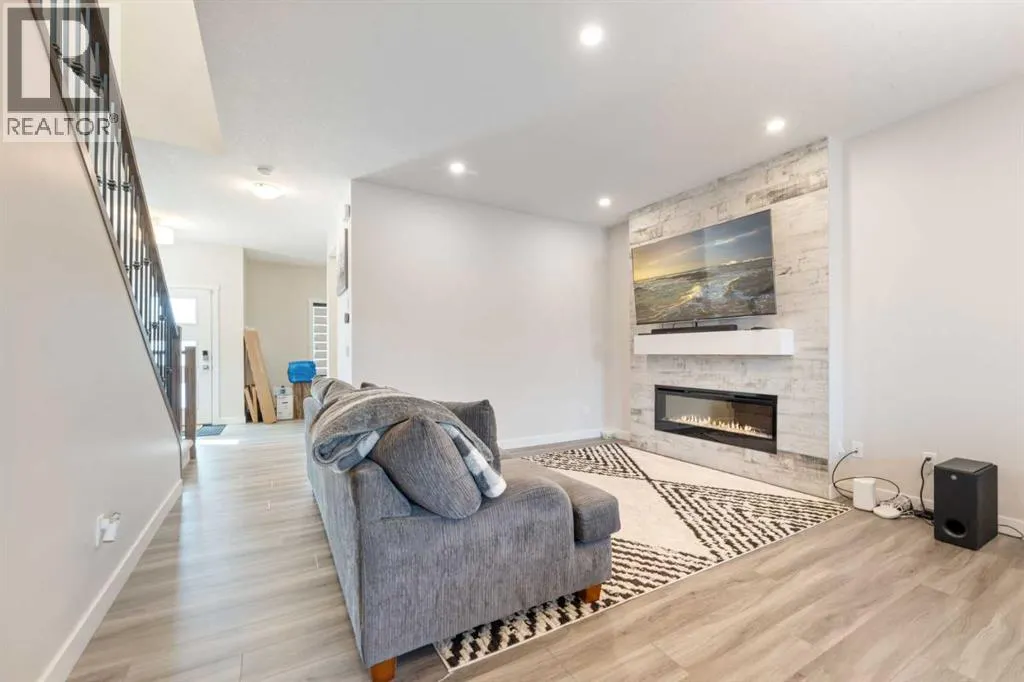 28 Sage Hill Crescent NW
