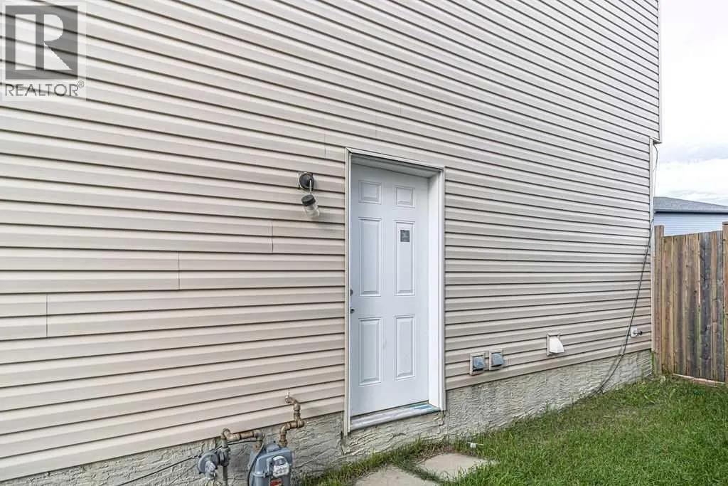 98 Tarawood Lane NE
