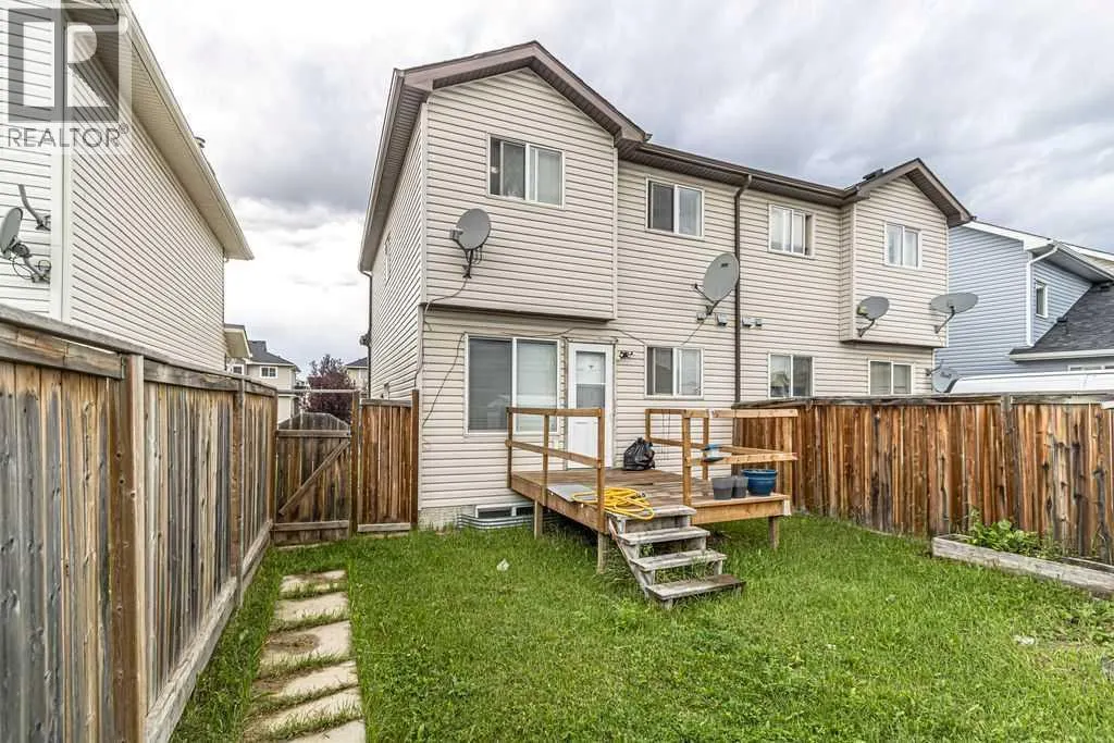 98 Tarawood Lane NE