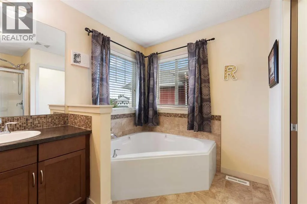 7 Westridge Green