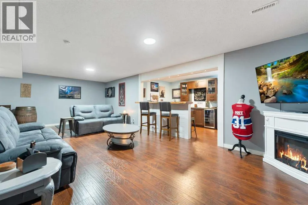 7 Westridge Green