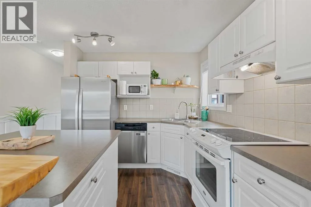 26 Crystal Shores Crescent