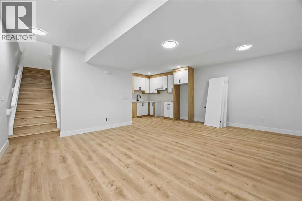 192 Saddlelake Manor NE