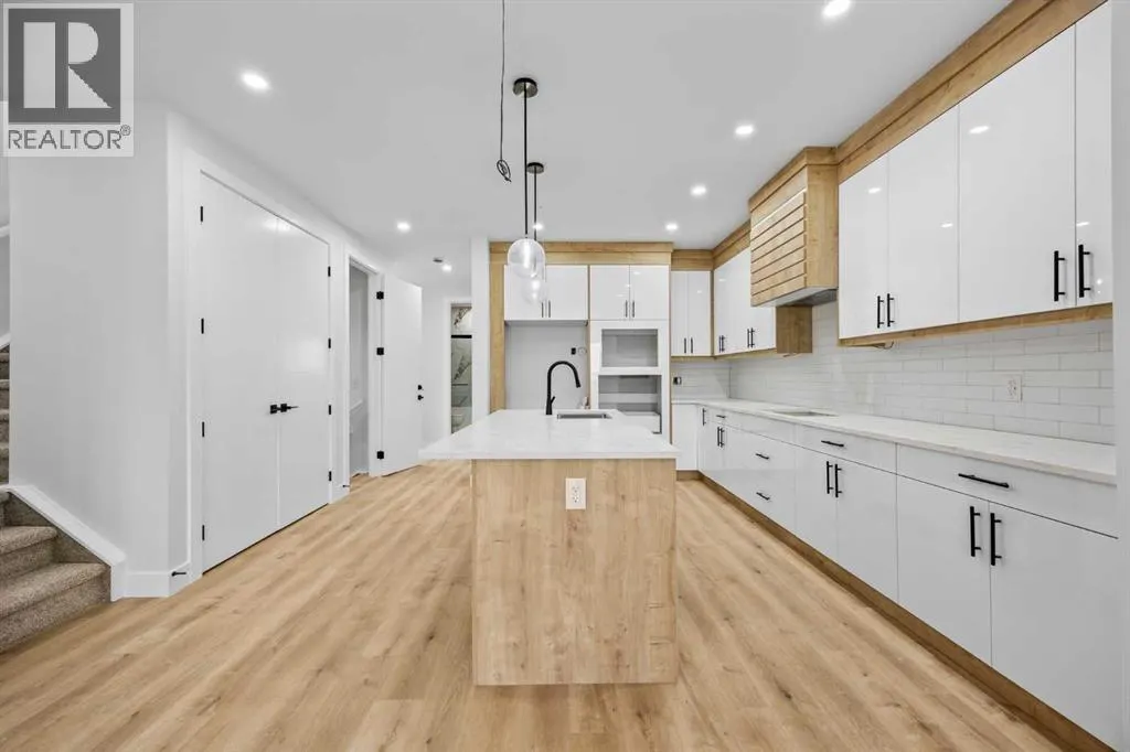 192 Saddlelake Manor NE