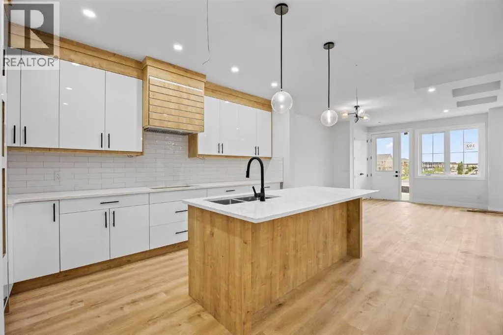 192 Saddlelake Manor NE