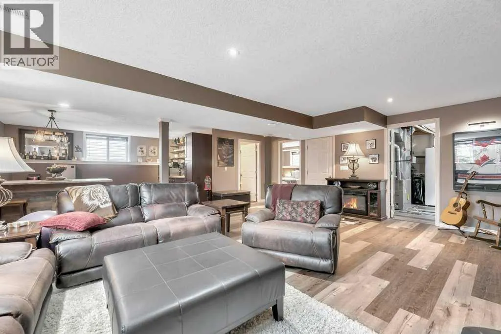 285 West Creek Springs