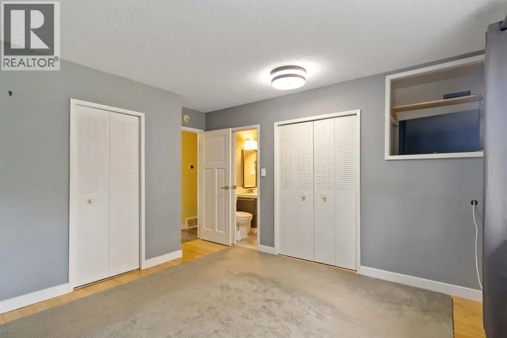 106 Hilltop Crescent