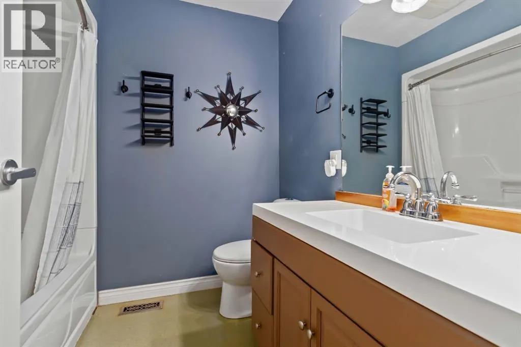 106 Hilltop Crescent