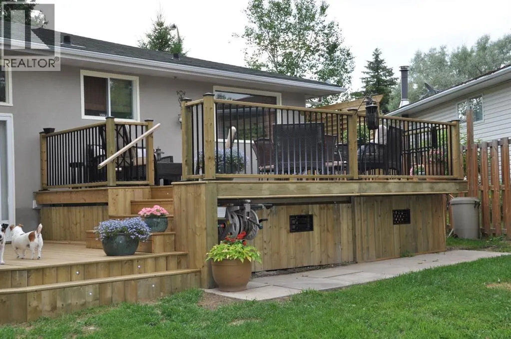 106 Hilltop Crescent