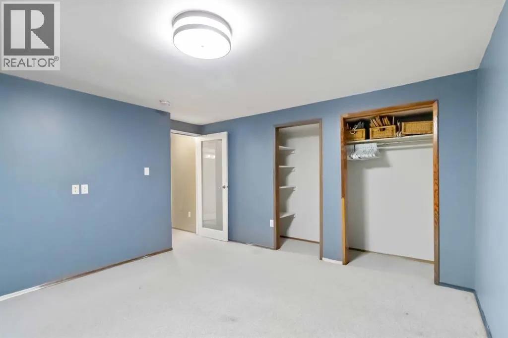 106 Hilltop Crescent