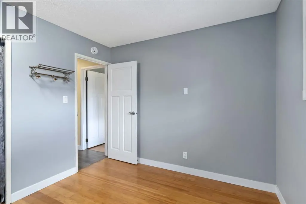 106 Hilltop Crescent