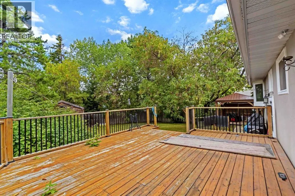 106 Hilltop Crescent