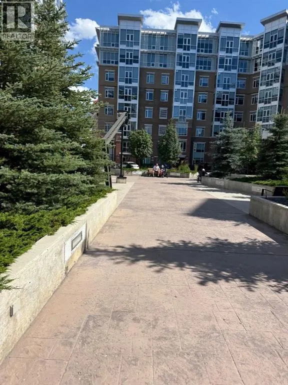 701, 16 Varsity Estates Circle NW