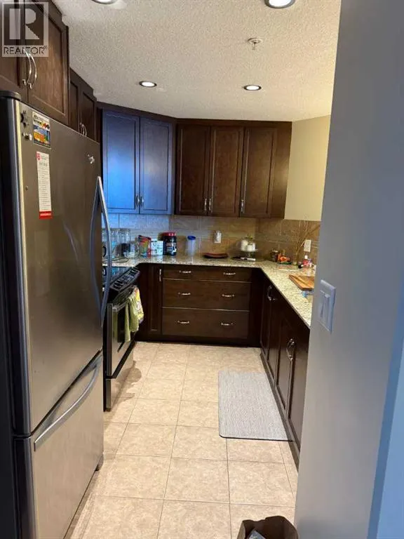 701, 16 Varsity Estates Circle NW