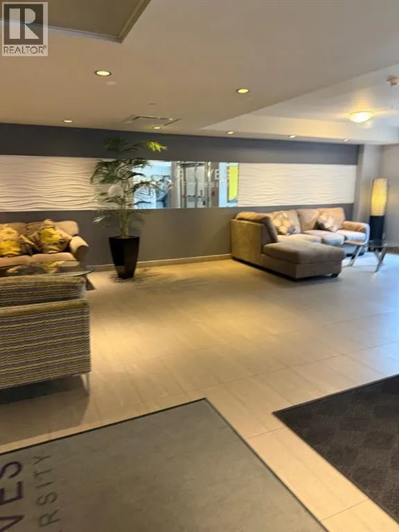 701, 16 Varsity Estates Circle NW