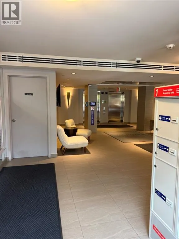 701, 16 Varsity Estates Circle NW