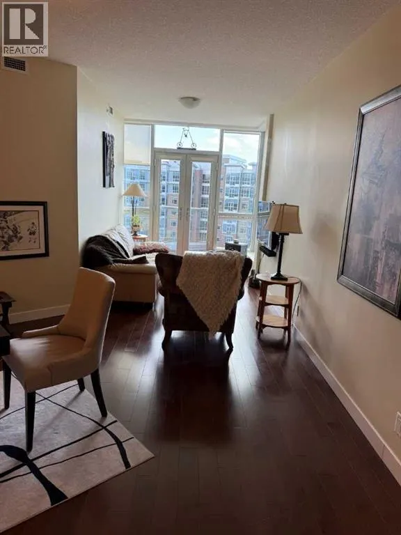 701, 16 Varsity Estates Circle NW