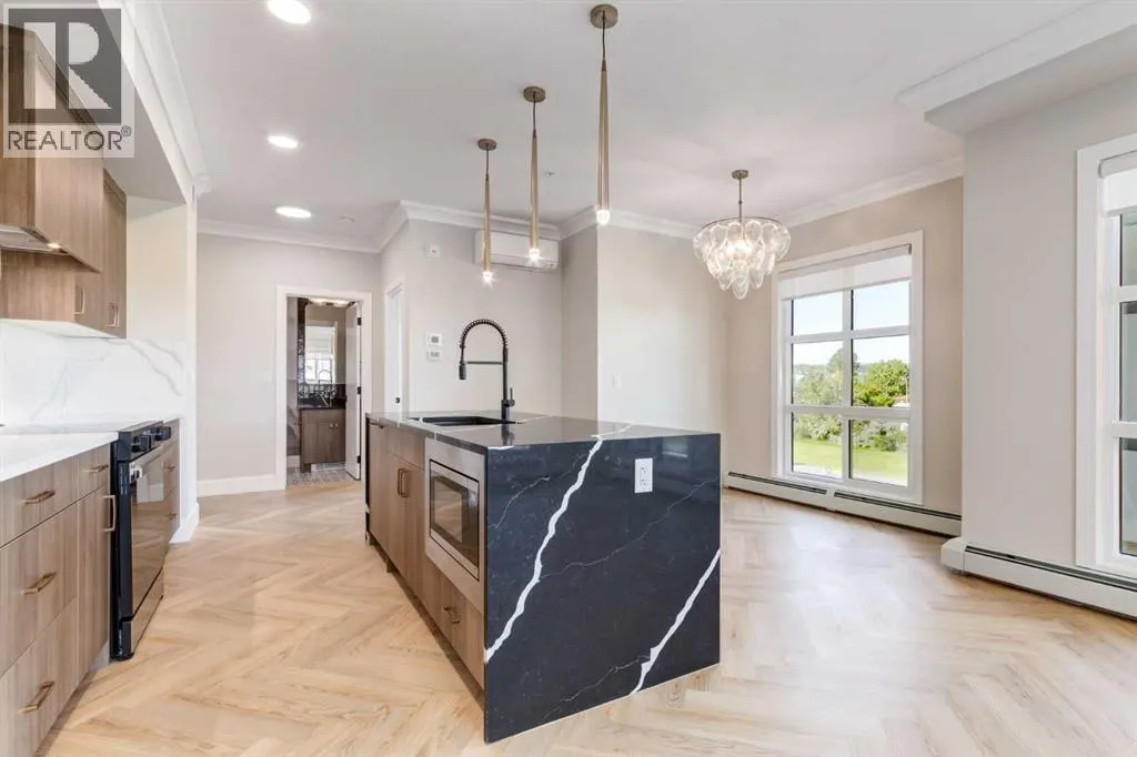 302, 330 Dieppe Drive SW