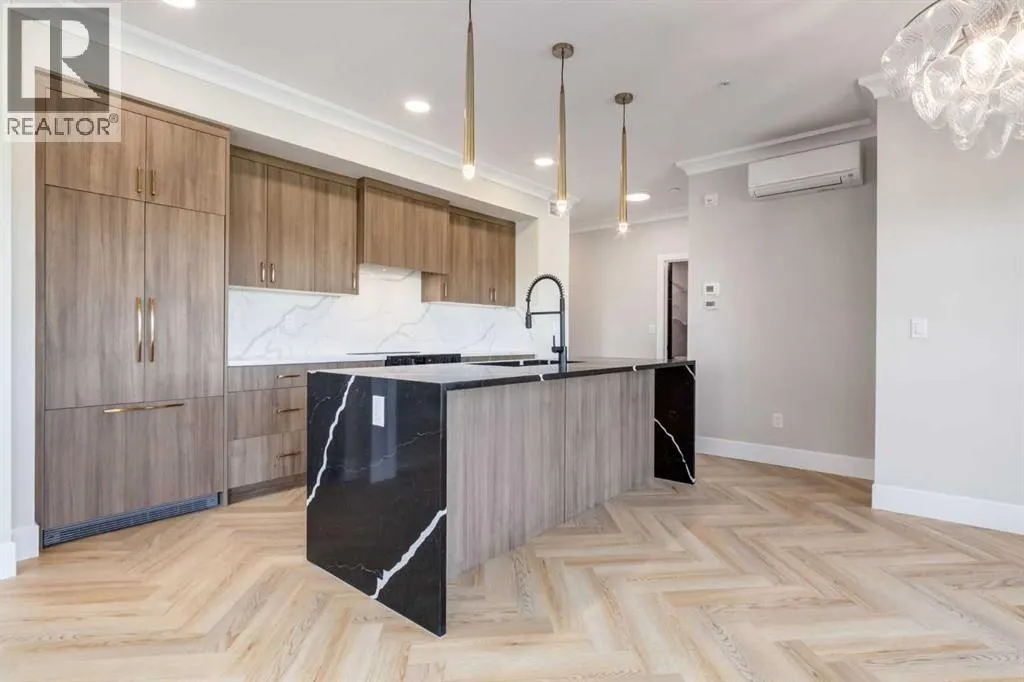 302, 330 Dieppe Drive SW