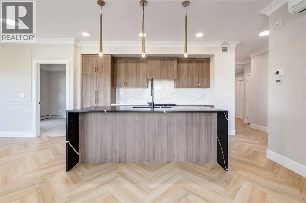 302, 330 Dieppe Drive SW