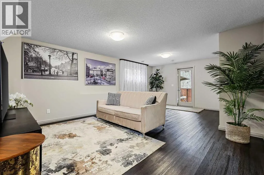 20 Walden View SE