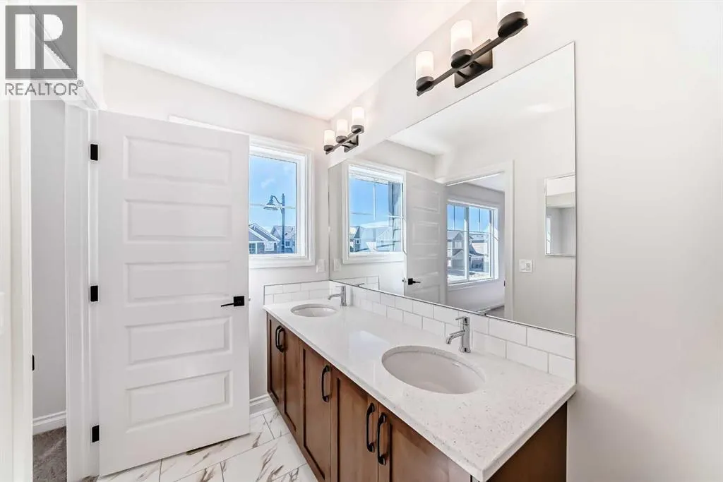 375 Homestead Grove NE