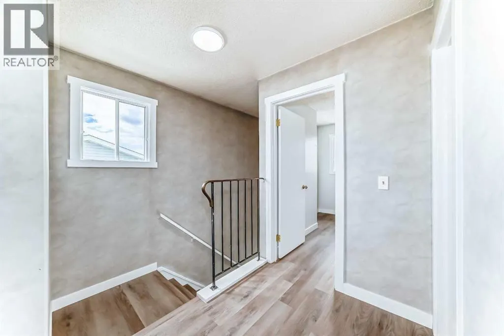24 Castlebrook Rise NE