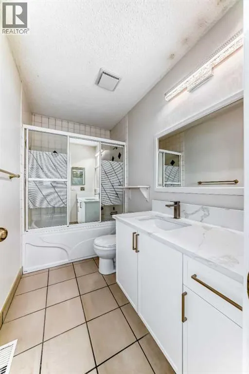 24 Castlebrook Rise NE