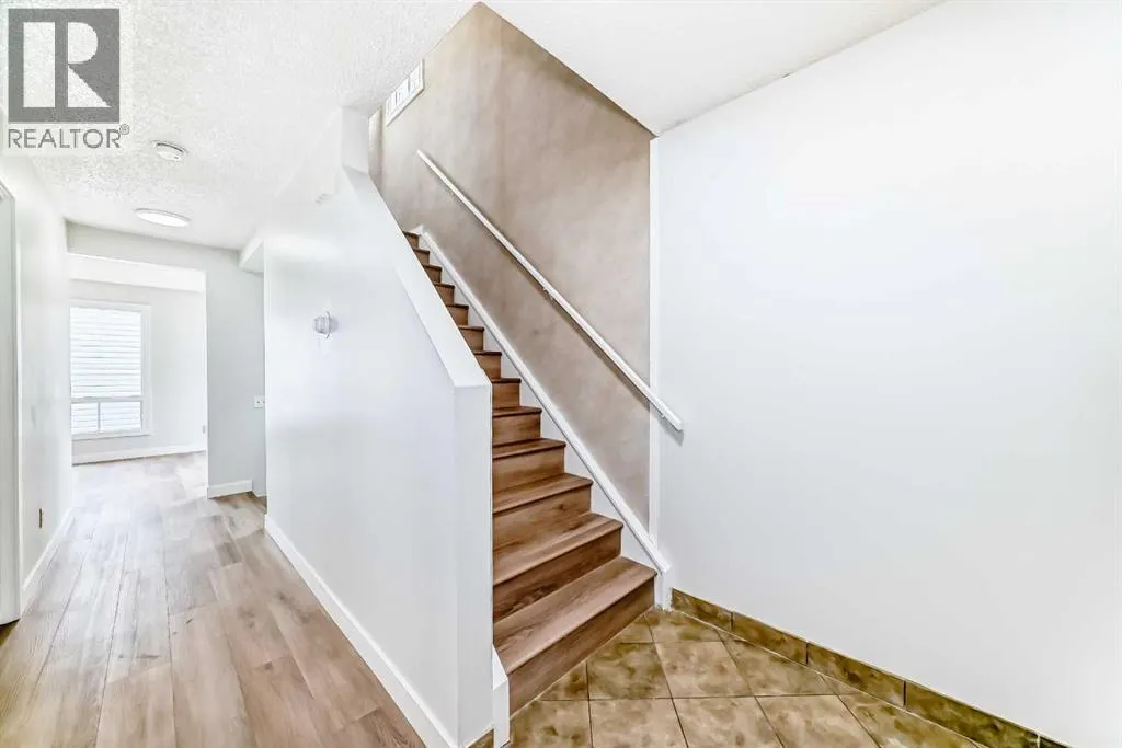 24 Castlebrook Rise NE