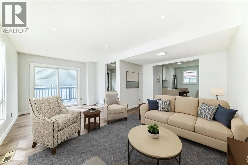 24 Castlebrook Rise NE