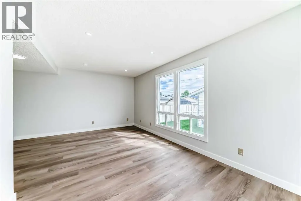 24 Castlebrook Rise NE