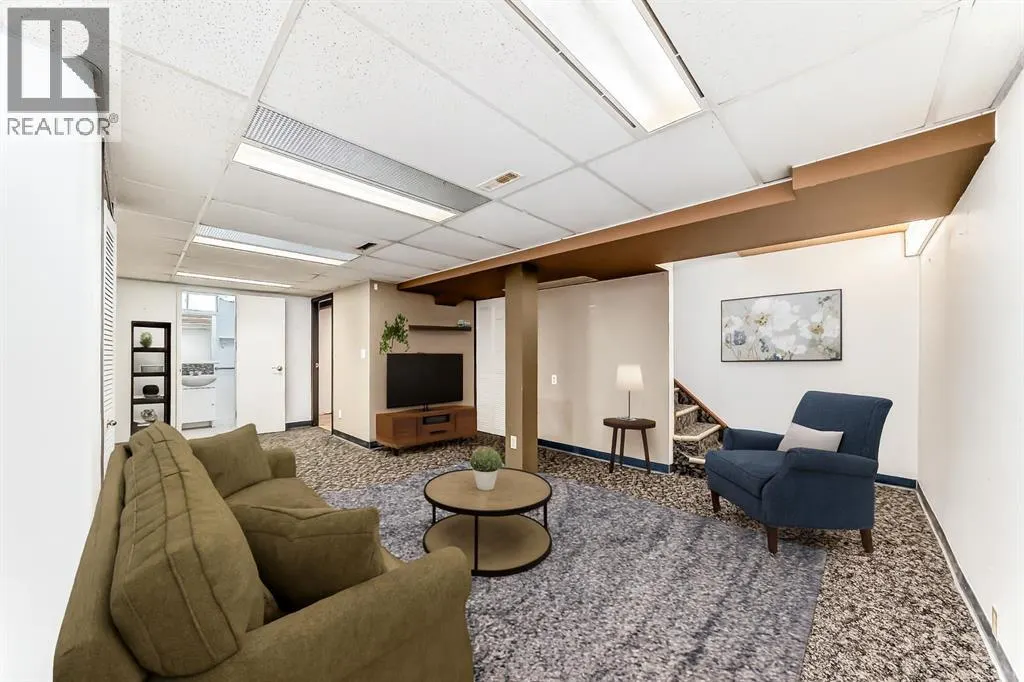 24 Castlebrook Rise NE