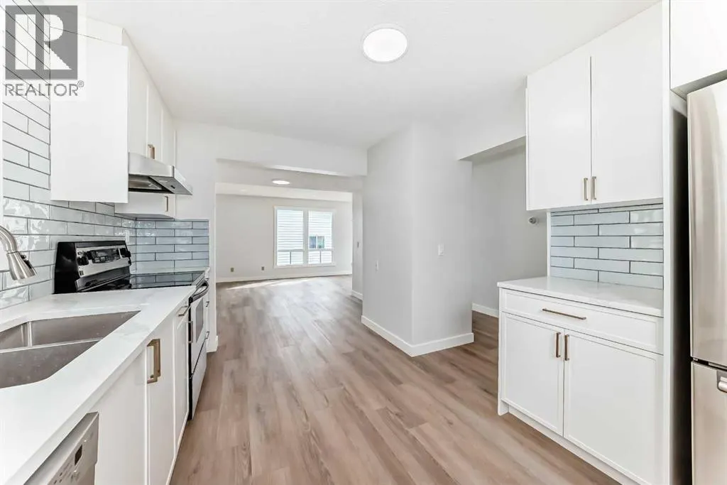 24 Castlebrook Rise NE
