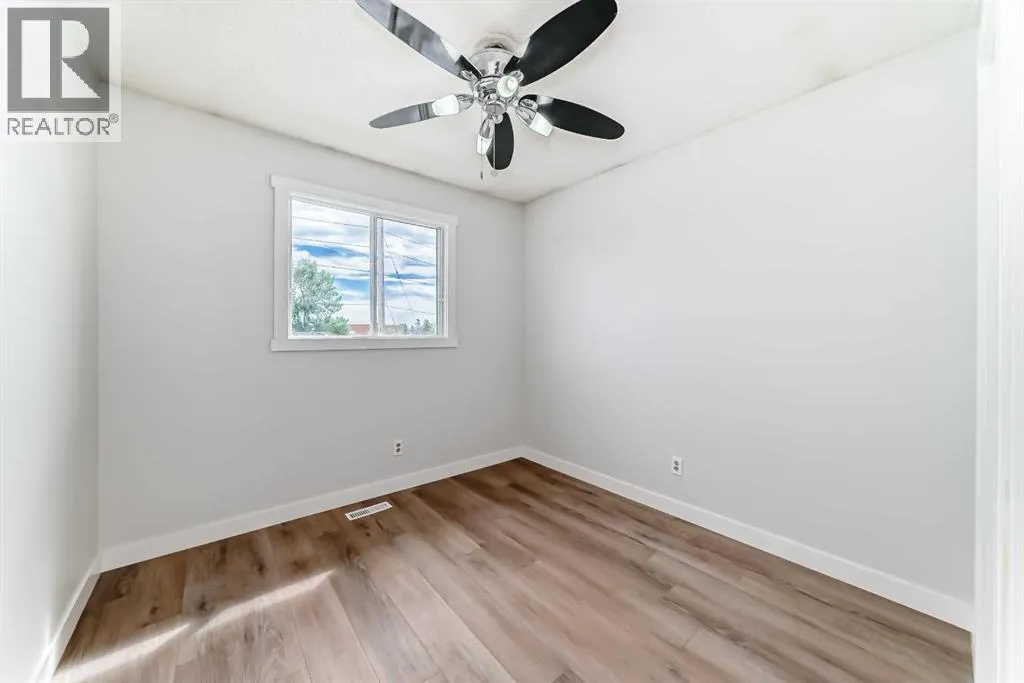 24 Castlebrook Rise NE