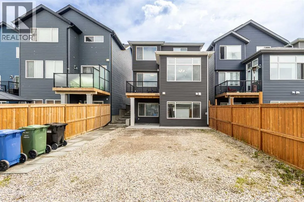 89 howse Common NE