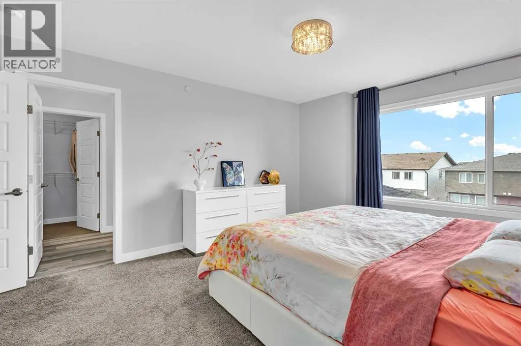 89 howse Common NE