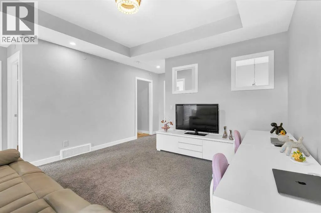 89 howse Common NE