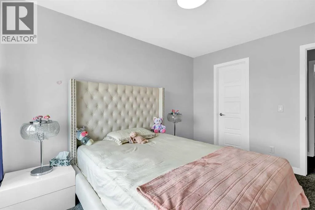 89 howse Common NE