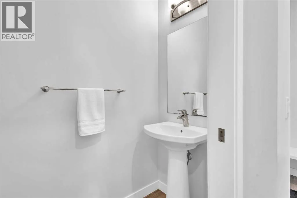 89 howse Common NE