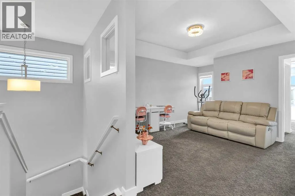 89 howse Common NE