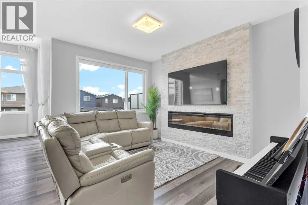 89 howse Common NE