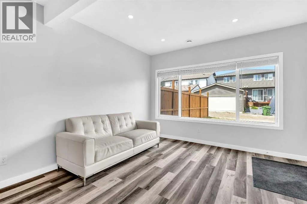 89 howse Common NE