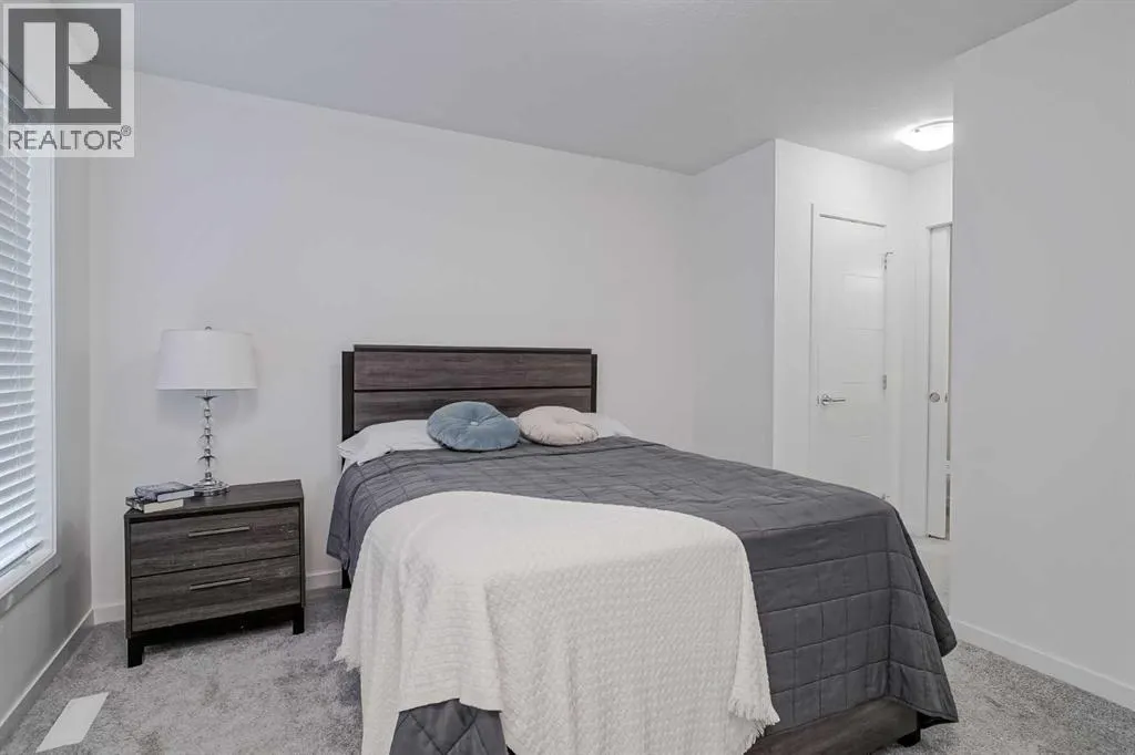 25 South Point Manor SW