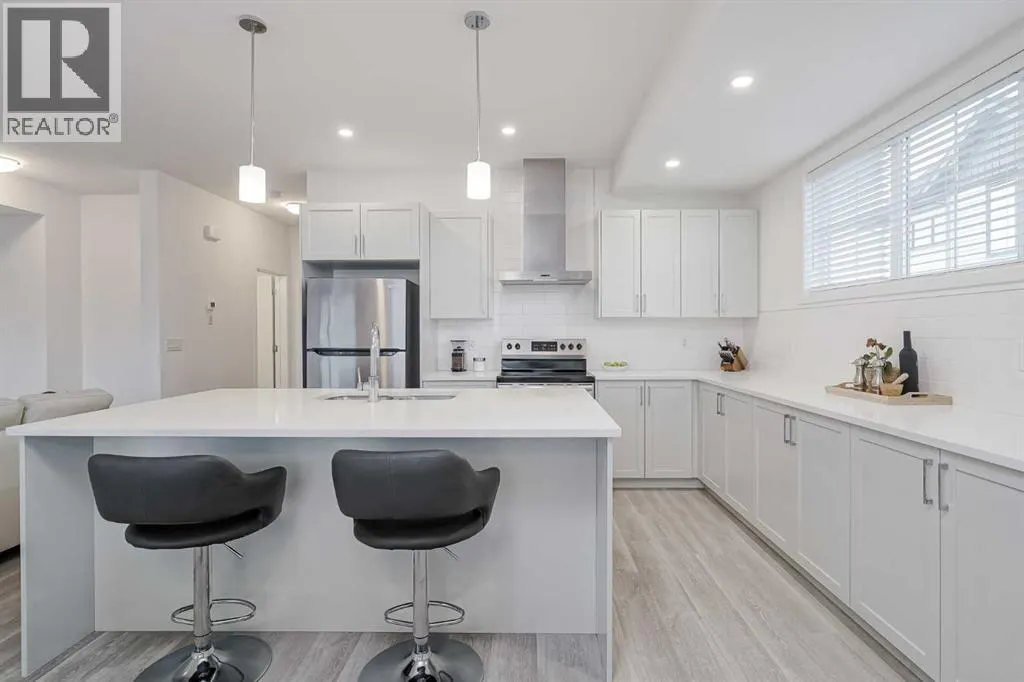 25 South Point Manor SW